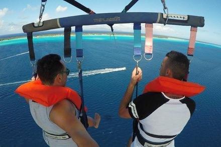 Bora Bora Parasailing